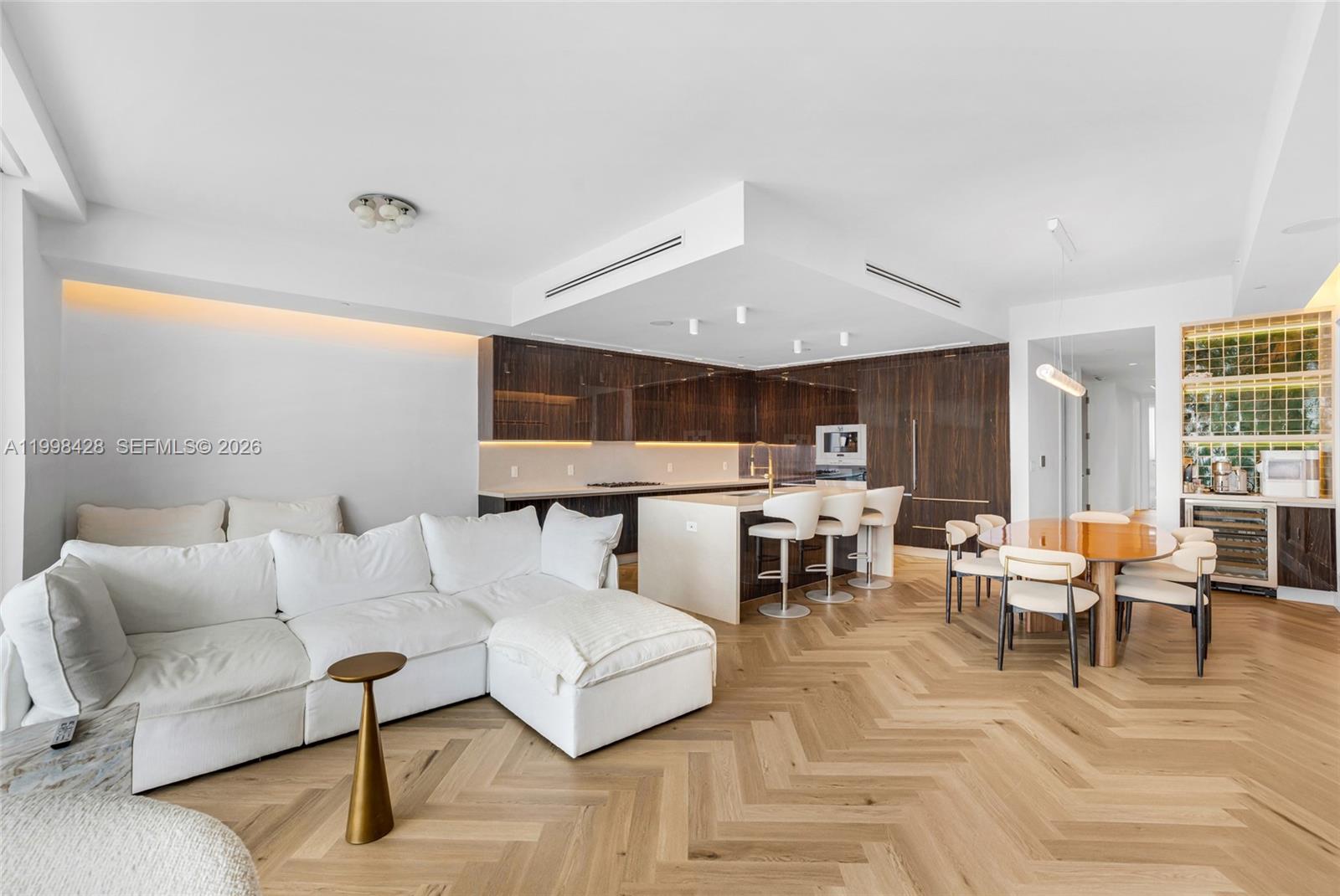 Photo of 3300 188th St  #812, Aventura, Florida, 33180 - 