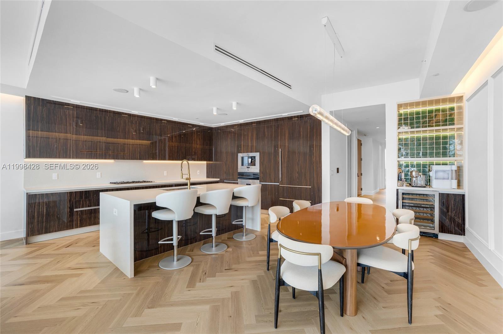 Photo of 3300 188th St  #812, Aventura, Florida, 33180 - 