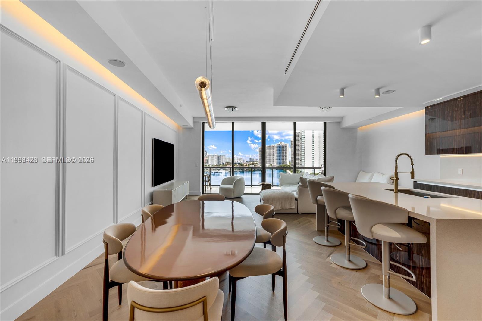 Photo of 3300 188th St  #812, Aventura, Florida, 33180 - 