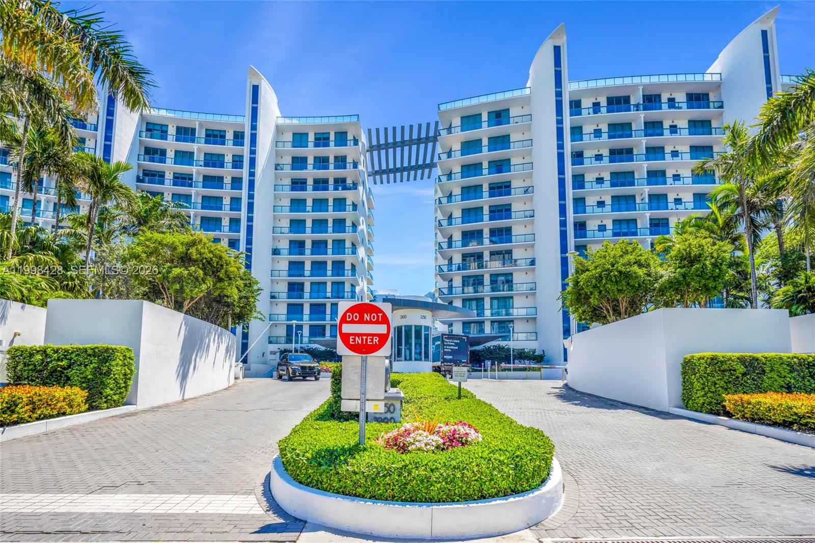 Photo of 3300 188th St  #812, Aventura, Florida, 33180 - 