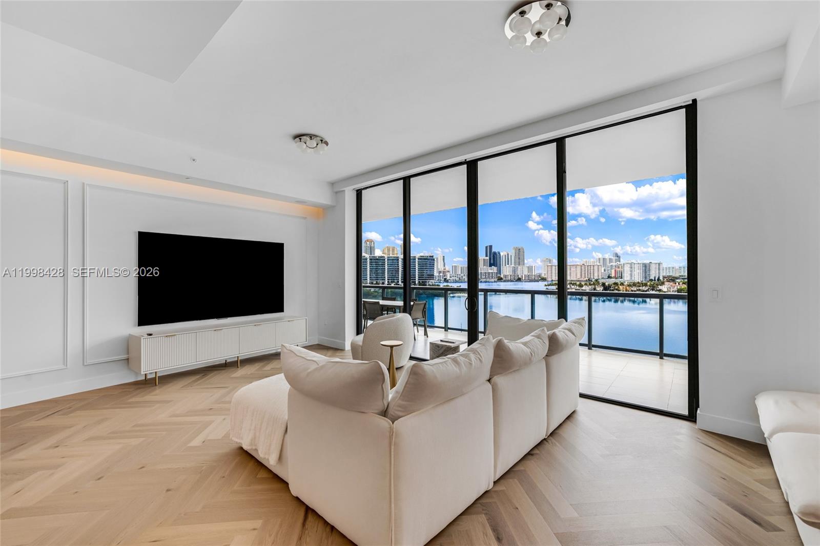 Photo of 3300 188th St  #812, Aventura, Florida, 33180 - 