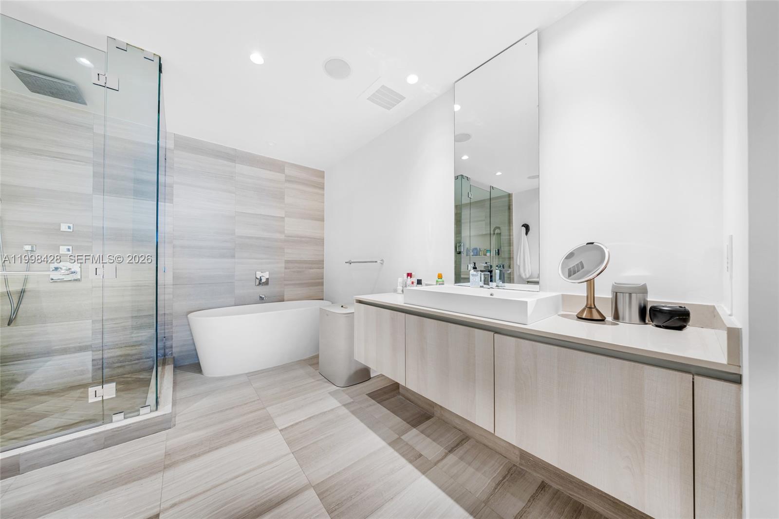 Photo of 3300 188th St  #812, Aventura, Florida, 33180 - 