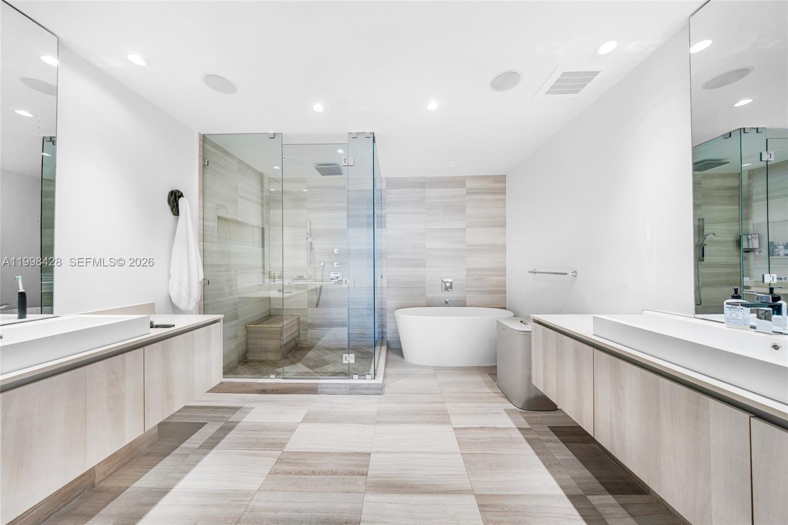 Photo of 3300 188th St  #812, Aventura, Florida, 33180 - 