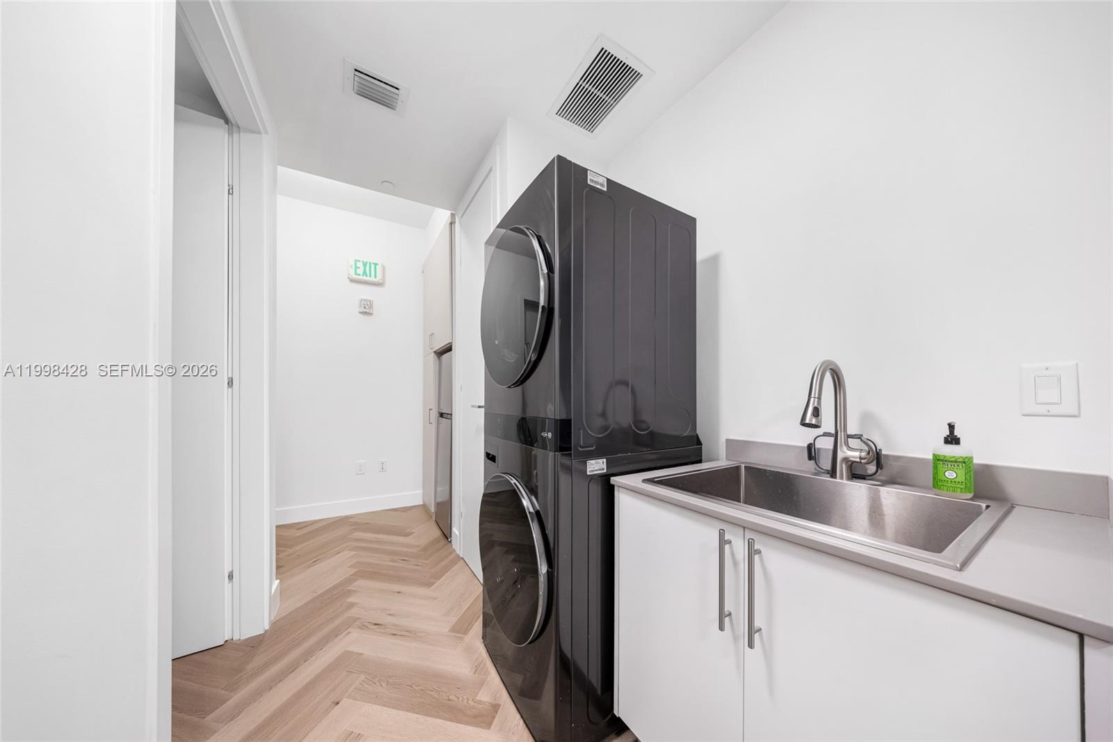 Photo of 3300 188th St  #812, Aventura, Florida, 33180 - 