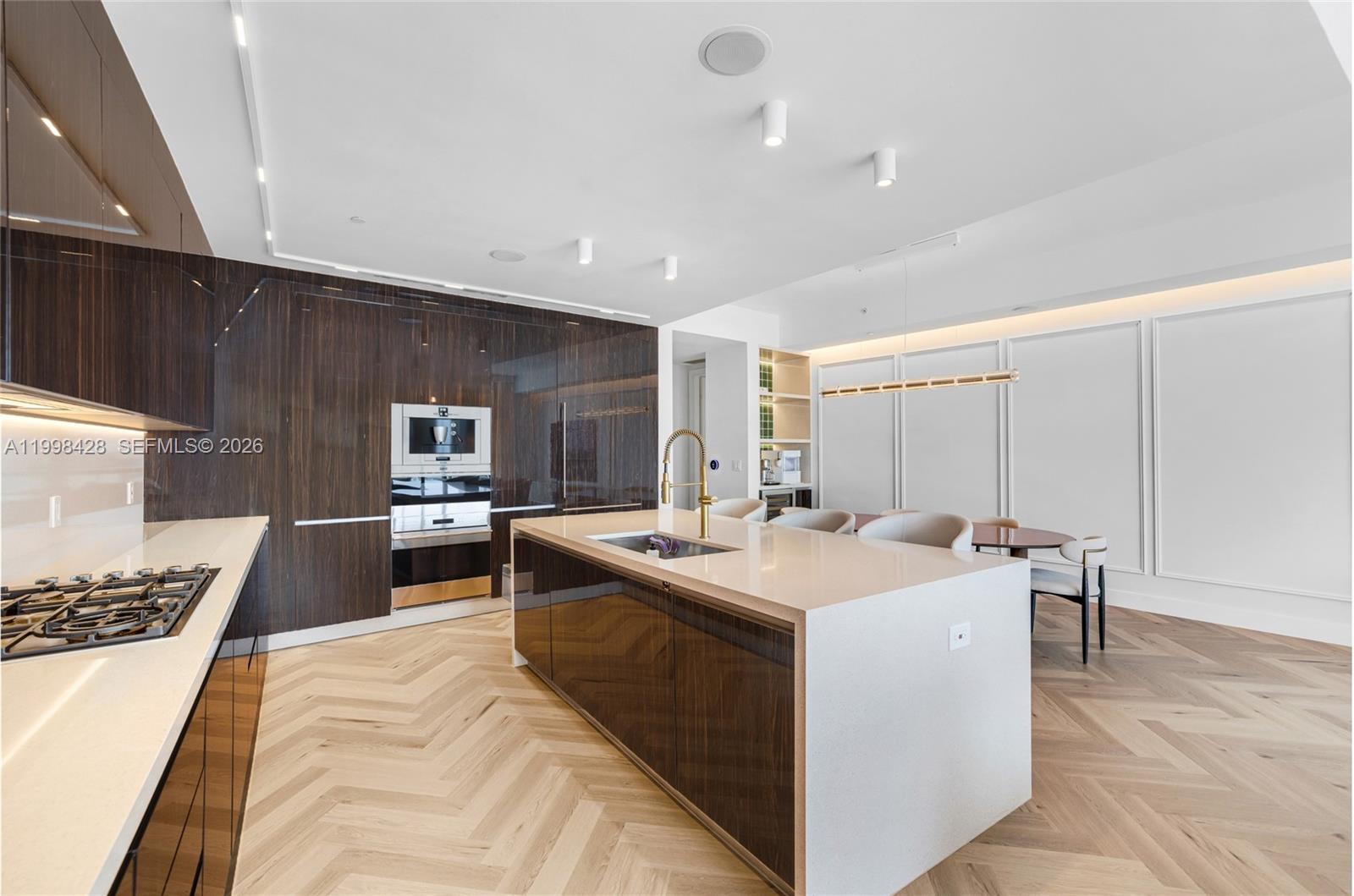 Photo of 3300 188th St  #812, Aventura, Florida, 33180 - 