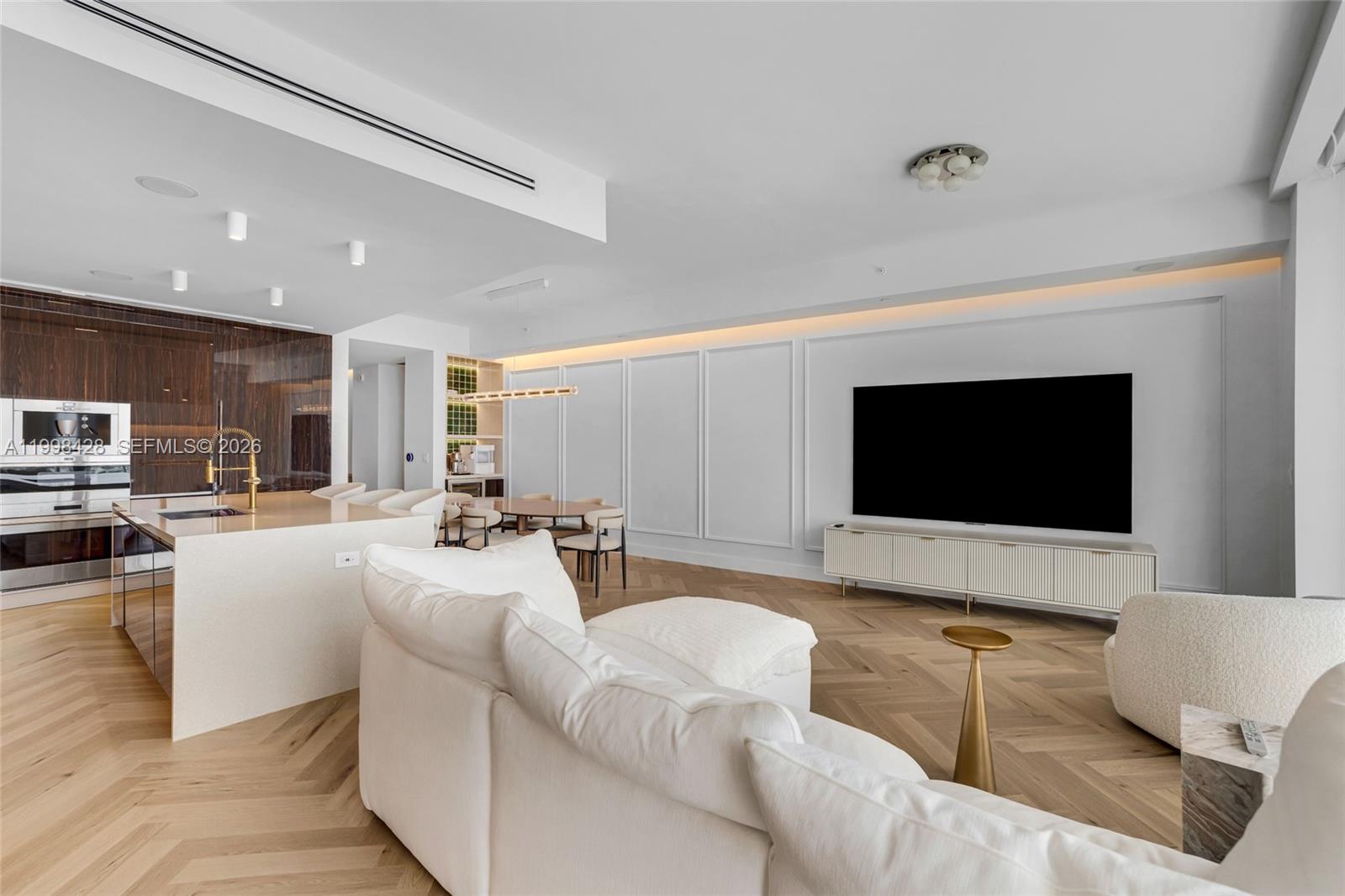 Photo of 3300 188th St  #812, Aventura, Florida, 33180 - 