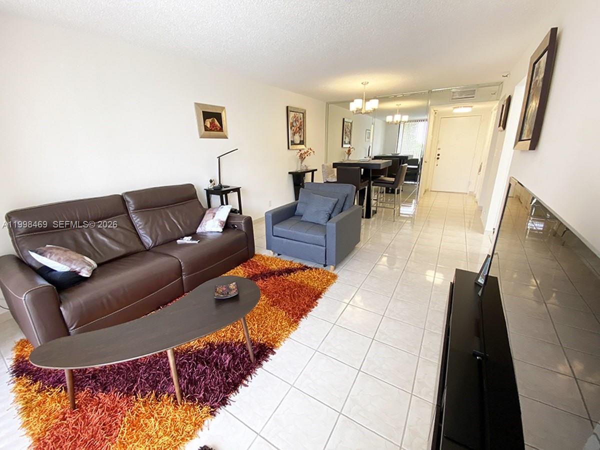 See details 414 1 / 2 896 sq. ft. $ 2026-05-01 0 Photo