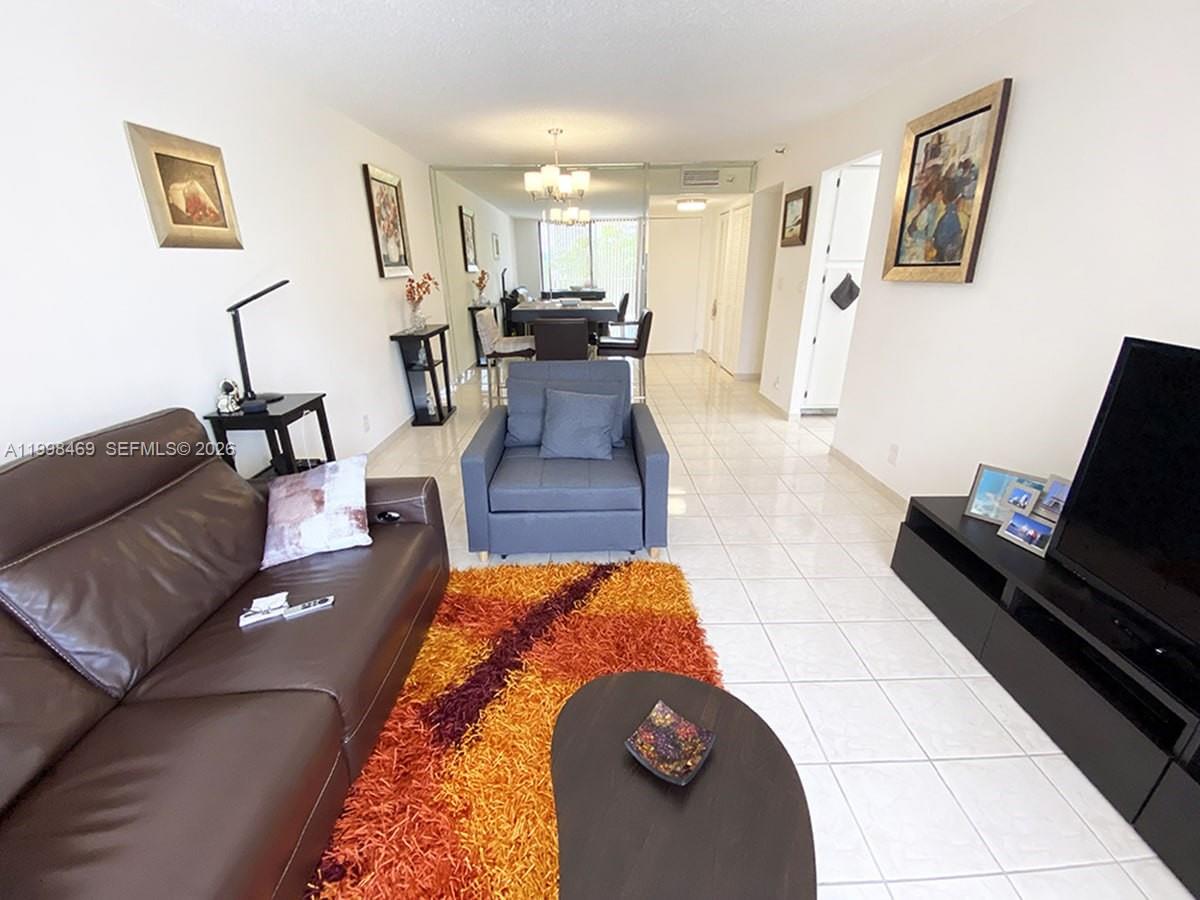 See details 414 1 / 2 896 sq. ft. $ 2026-05-01 0 Photo