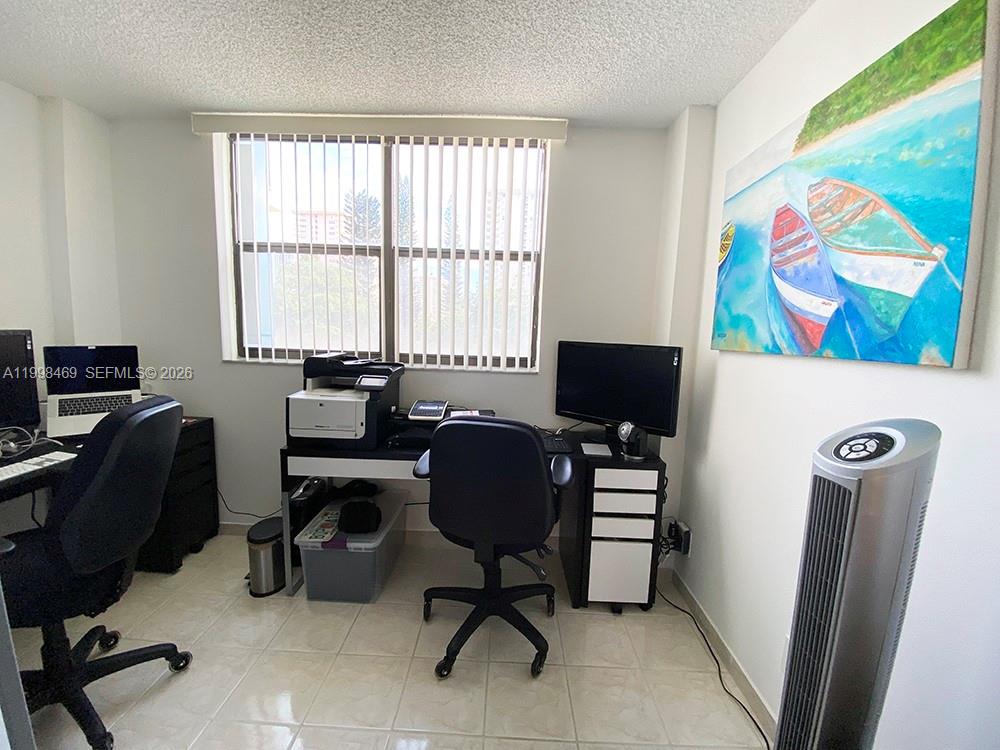 See details 414 1 / 2 896 sq. ft. $ 2026-05-01 0 Photo