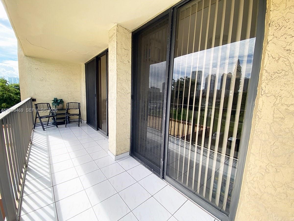 See details 414 1 / 2 896 sq. ft. $ 2026-05-01 0 Photo