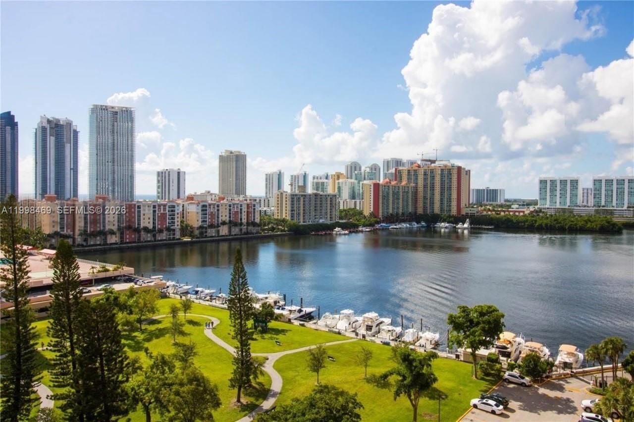 See details 414 1 / 2 896 sq. ft. $ 2026-05-01 0 Photo