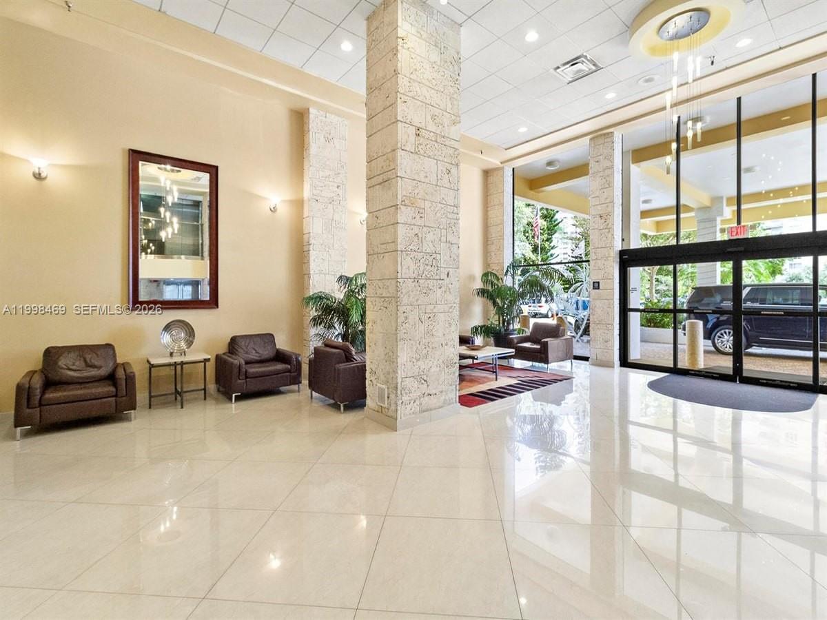See details 414 1 / 2 896 sq. ft. $ 2026-05-01 0 Photo