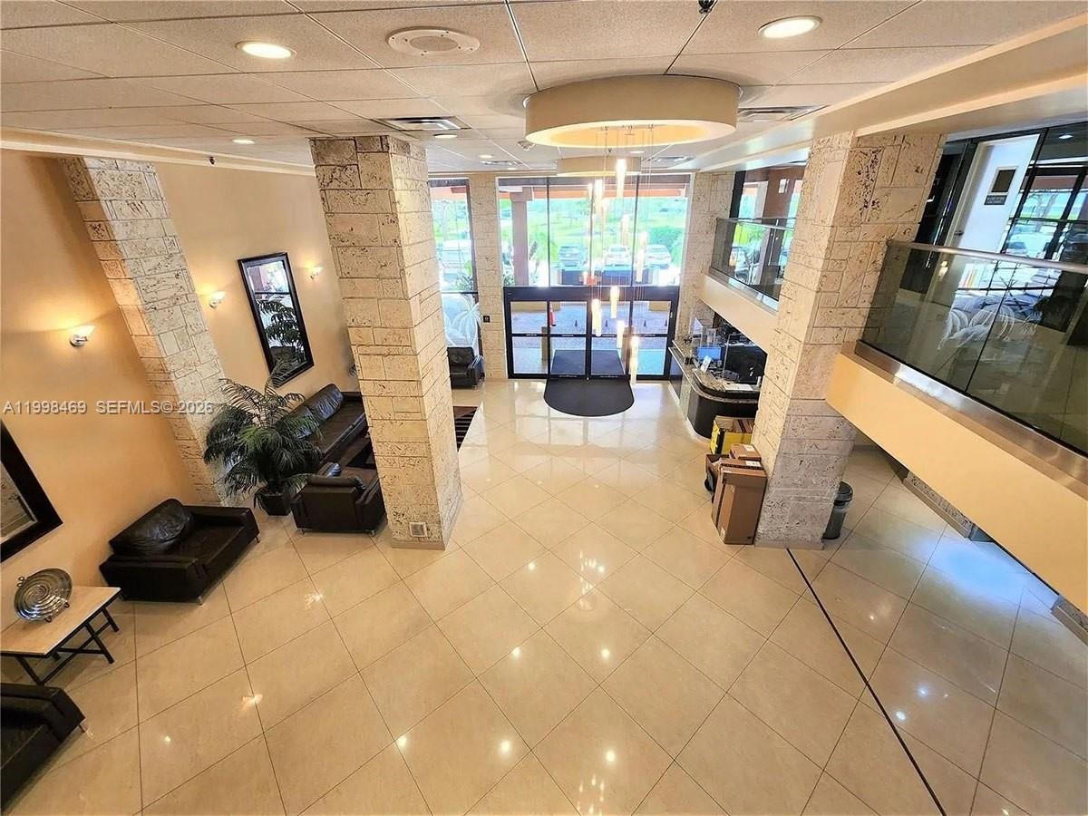 See details 414 1 / 2 896 sq. ft. $ 2026-05-01 0 Photo