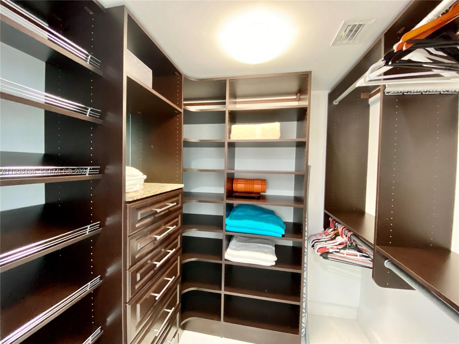 3203 3 / 3 1733 sq. ft. $ 2026-04-21 0 Photo