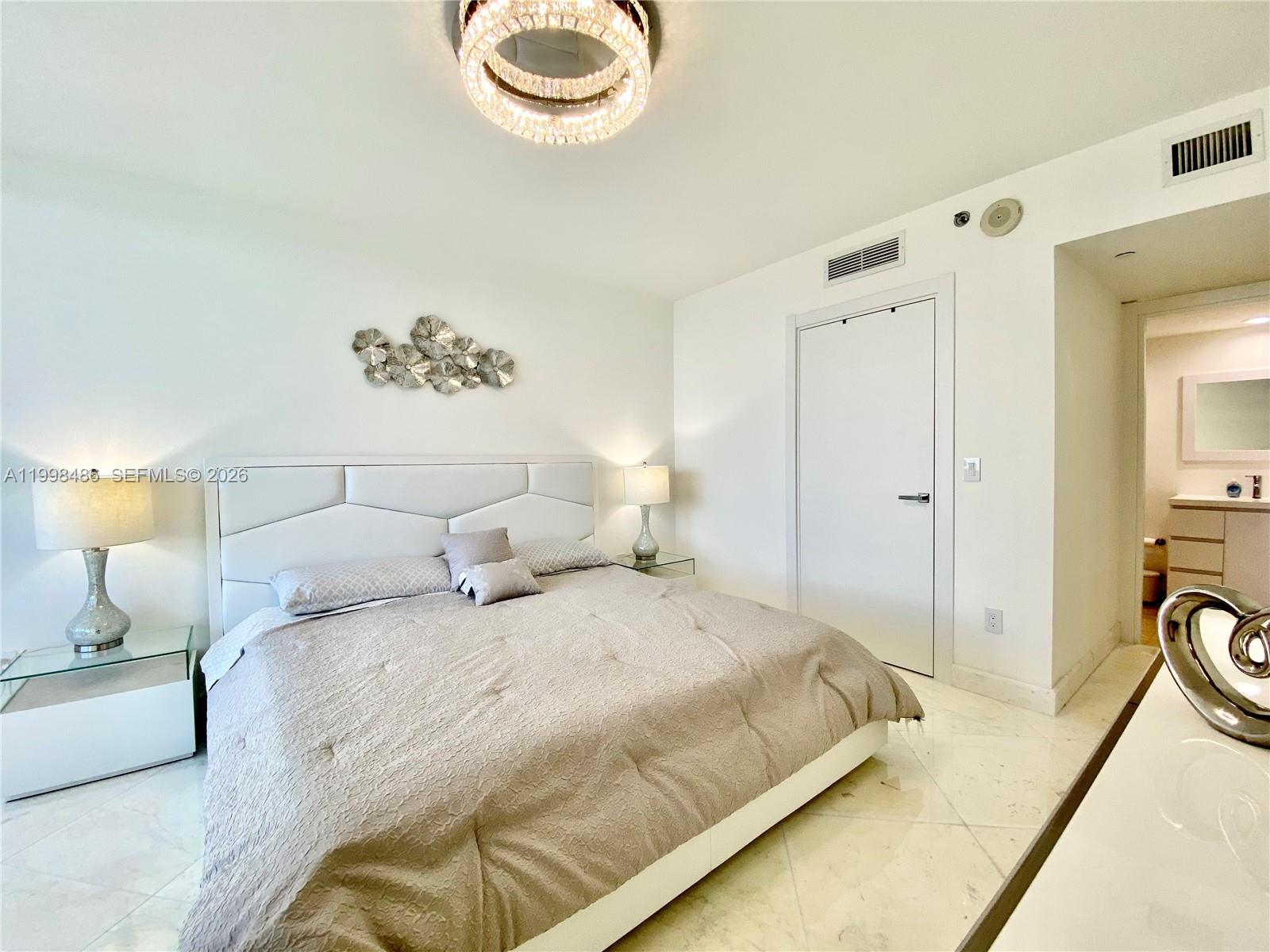 3203 3 / 3 1733 sq. ft. $ 2026-04-21 0 Photo