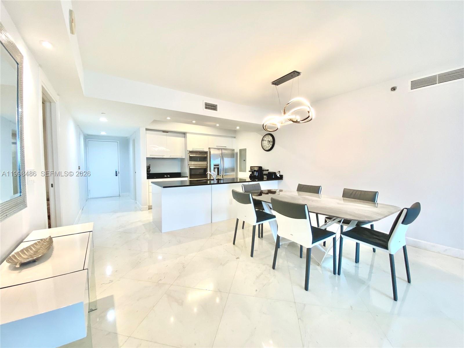 3203 3 / 3 1733 sq. ft. $ 2026-04-21 0 Photo