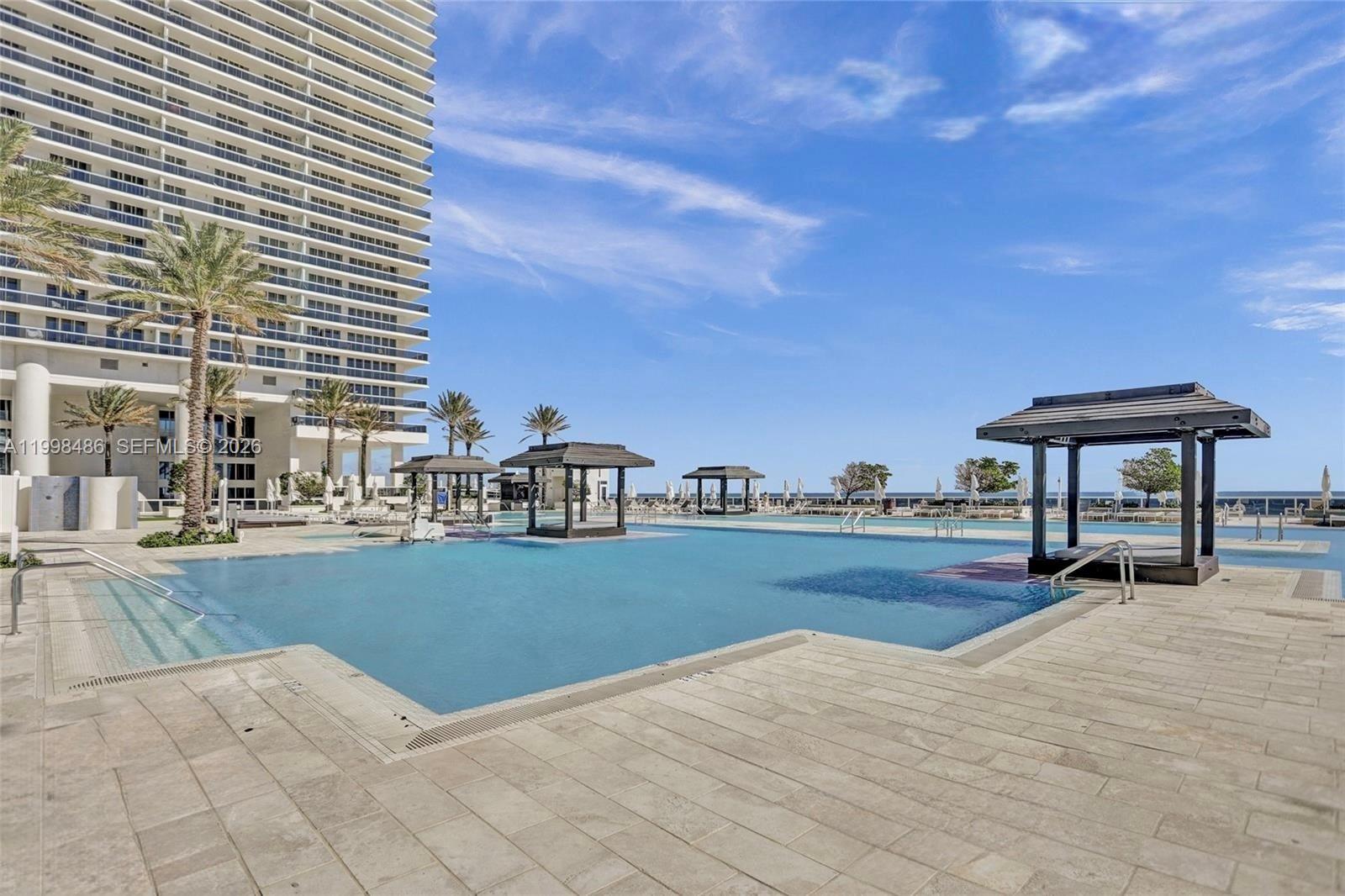 3203 3 / 3 1733 sq. ft. $ 2026-04-21 0 Photo