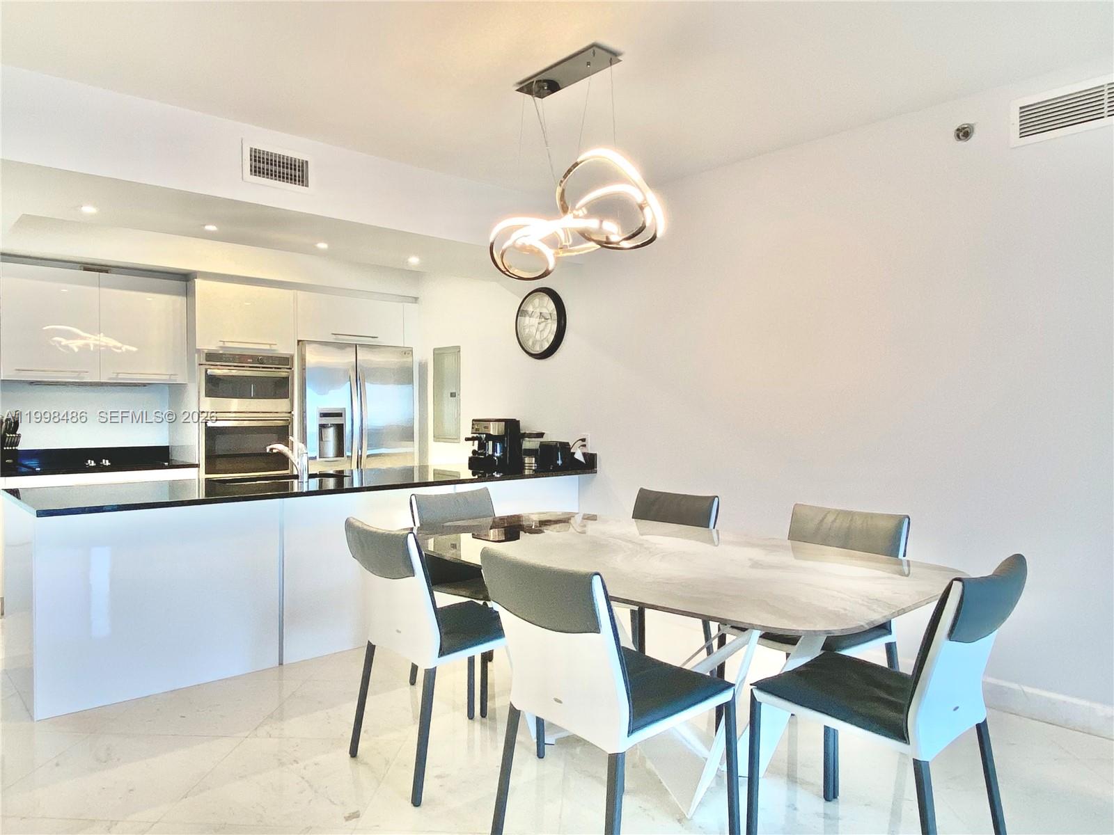3203 3 / 3 1733 sq. ft. $ 2026-04-21 0 Photo