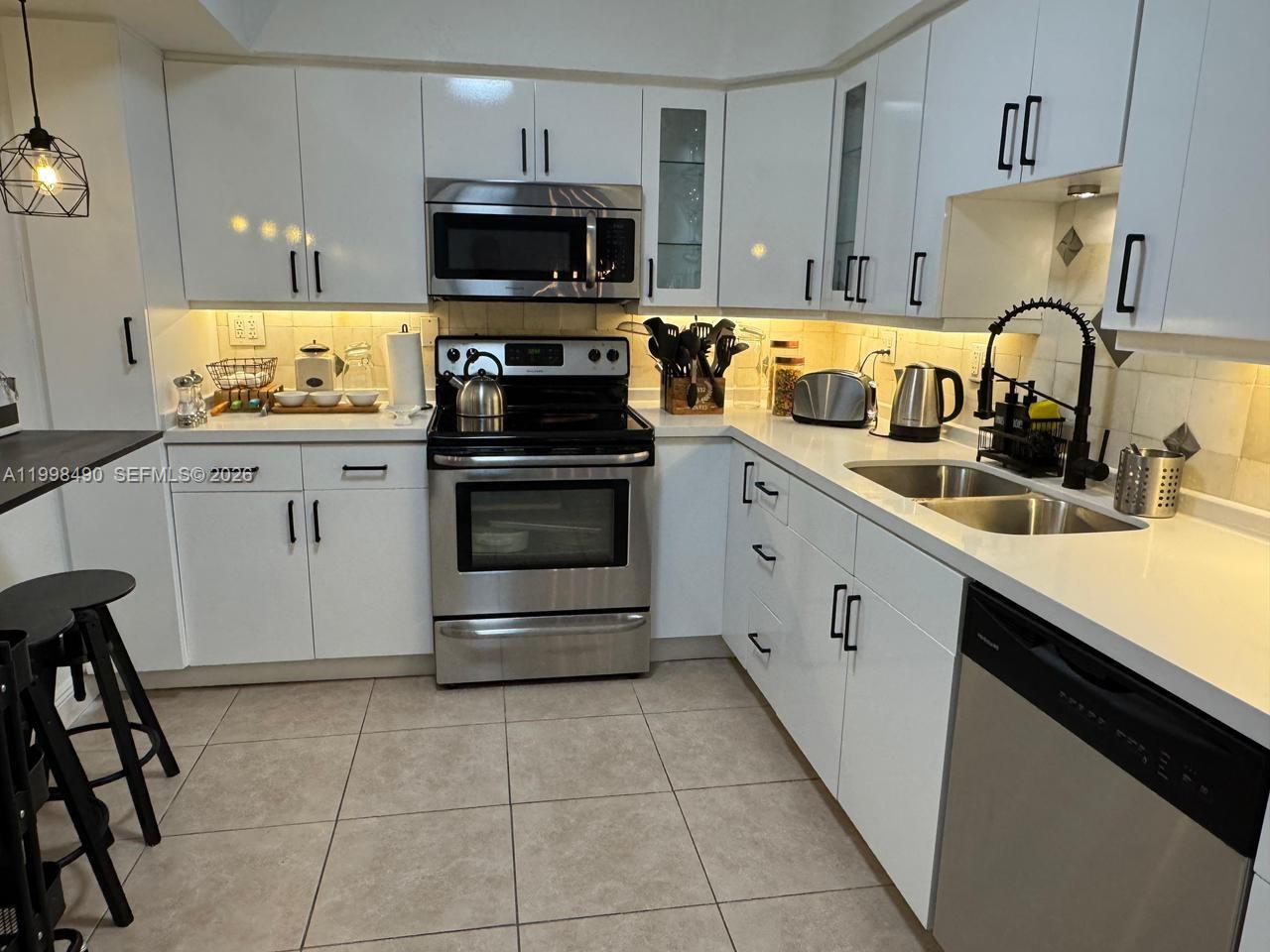 Photo of 3600 Mystic Pointe Dr  #910, Aventura, Florida, 33180 - 