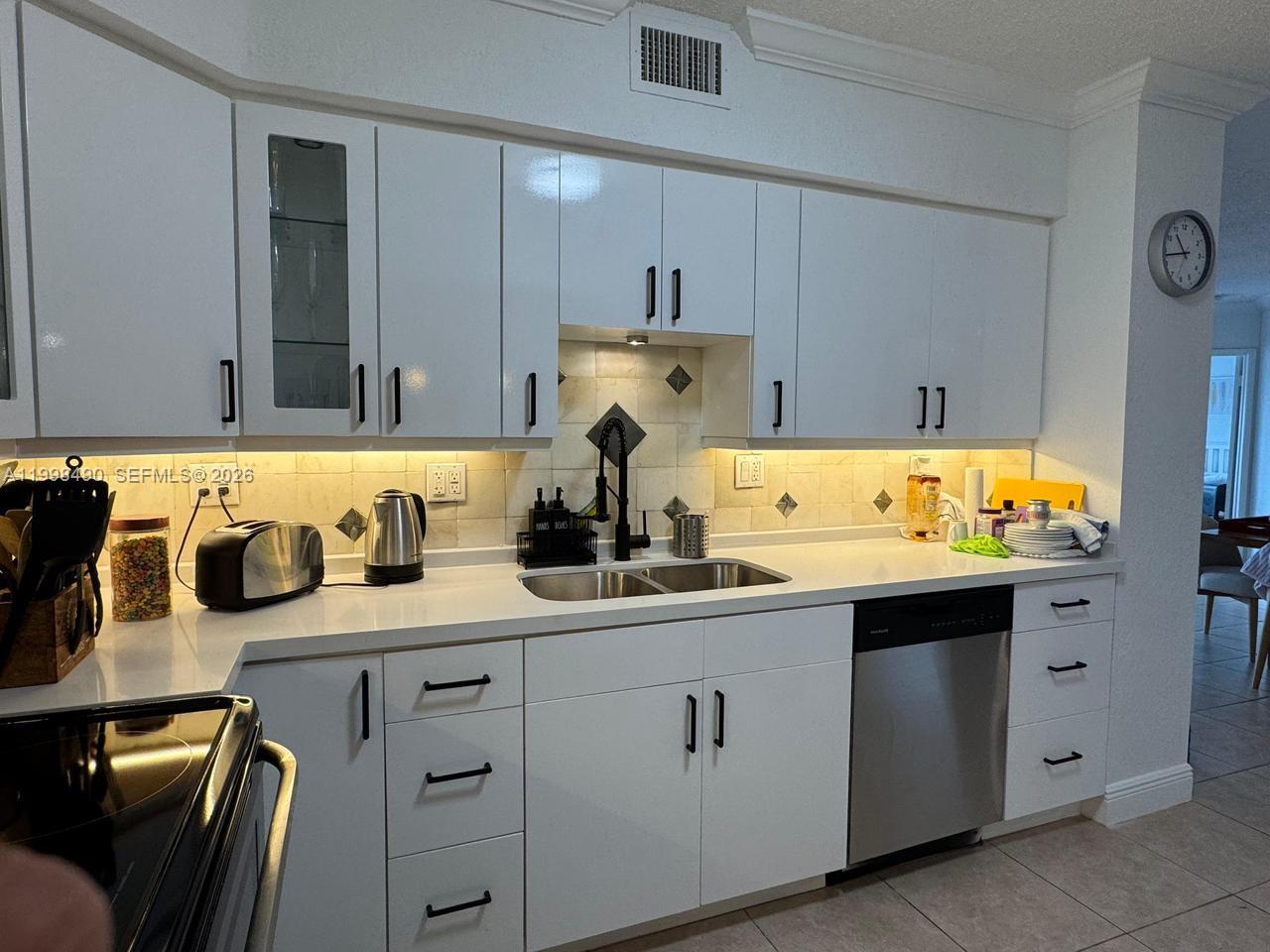 Photo of 3600 Mystic Pointe Dr  #910, Aventura, Florida, 33180 - 