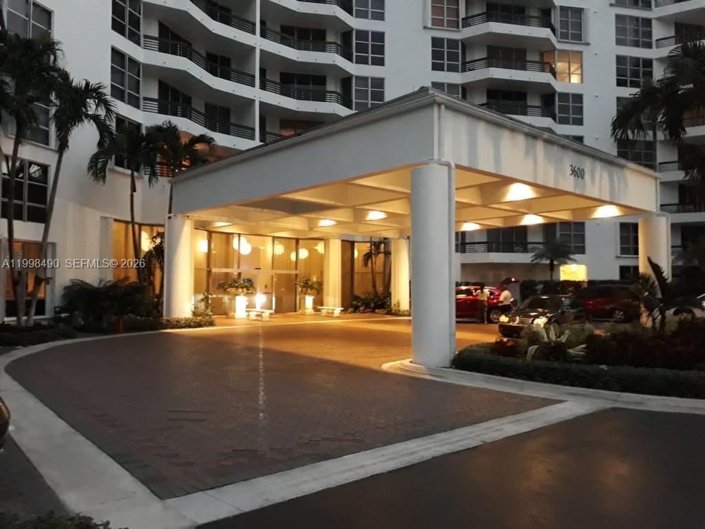 Photo of 3600 Mystic Pointe Dr  #910, Aventura, Florida, 33180 - 