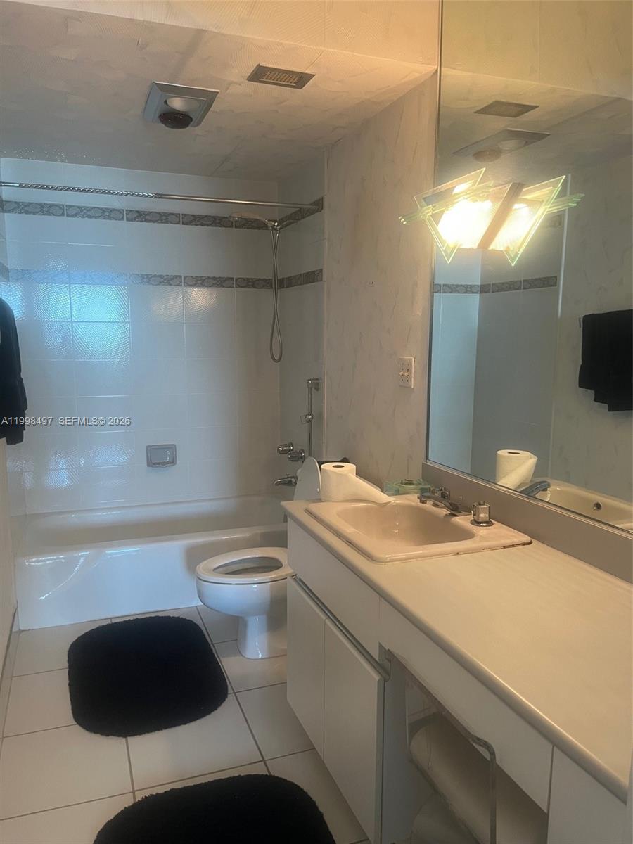 516 3 / 3 1570 sq. ft. $ 2026-04-10 0 Photo