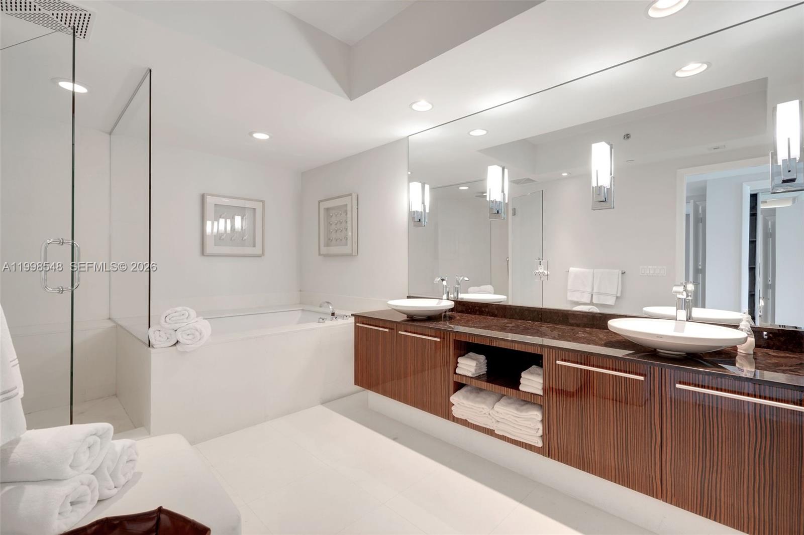 Photo of 2711 Ocean Dr  #2803, Hollywood, Florida, 33019 - 