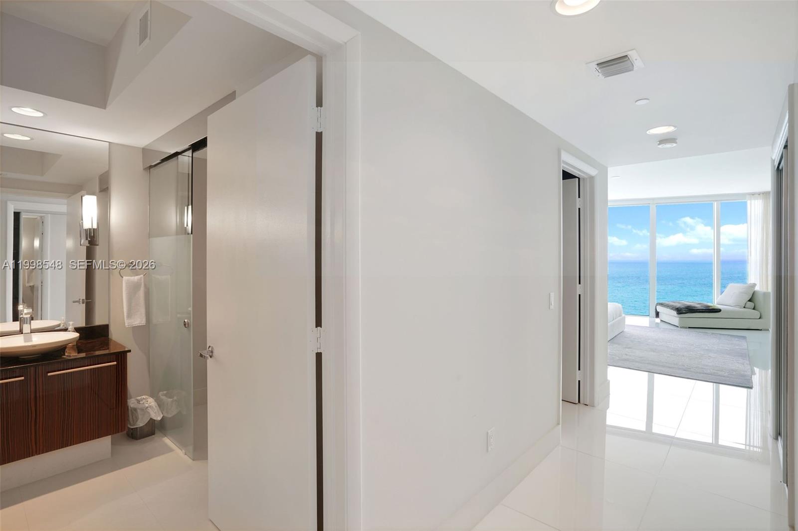 Photo of 2711 Ocean Dr  #2803, Hollywood, Florida, 33019 - 