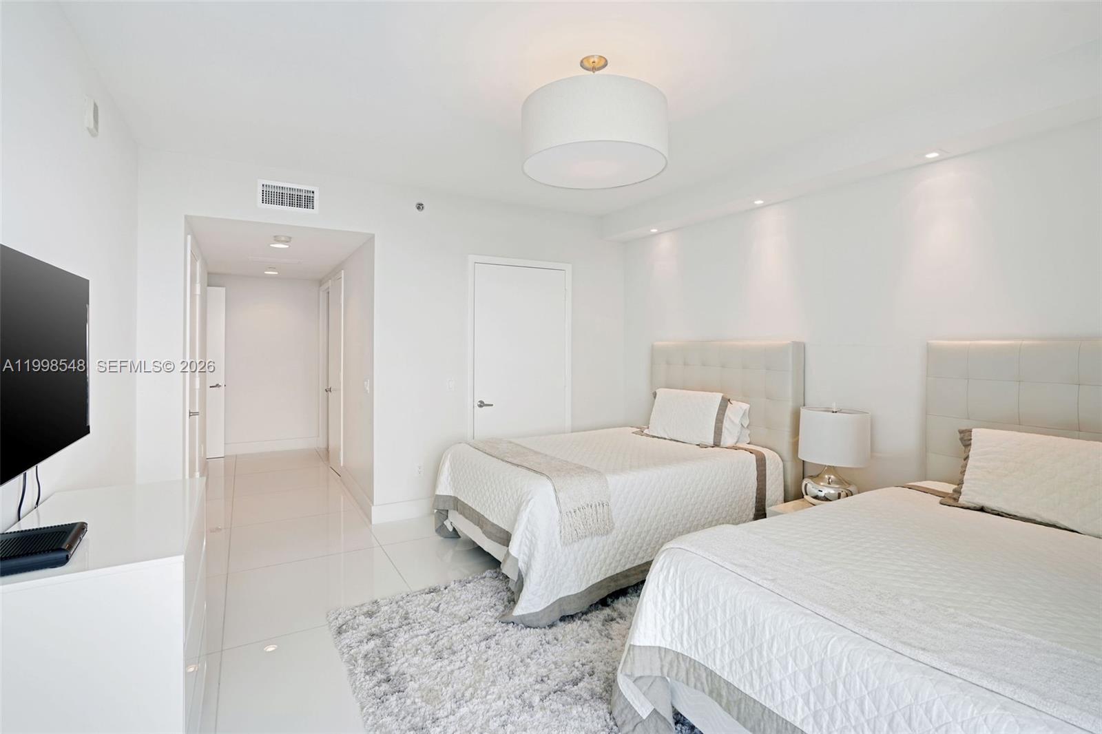 Photo of 2711 Ocean Dr  #2803, Hollywood, Florida, 33019 - 