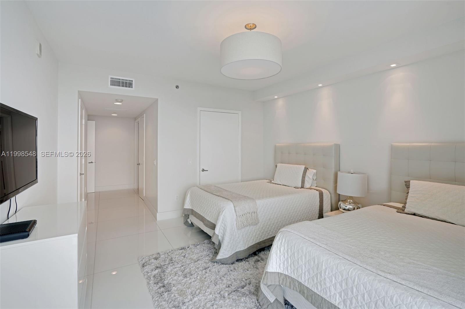 Photo of 2711 Ocean Dr  #2803, Hollywood, Florida, 33019 - 