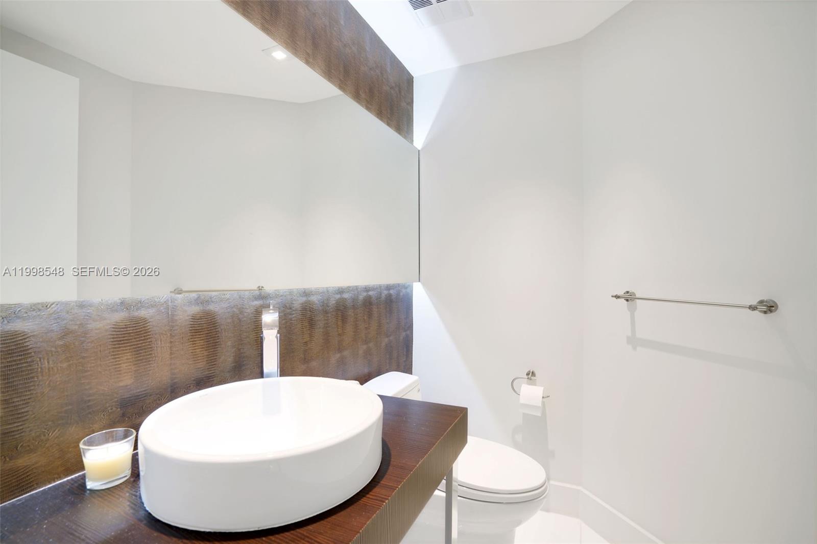 Photo of 2711 Ocean Dr  #2803, Hollywood, Florida, 33019 - 