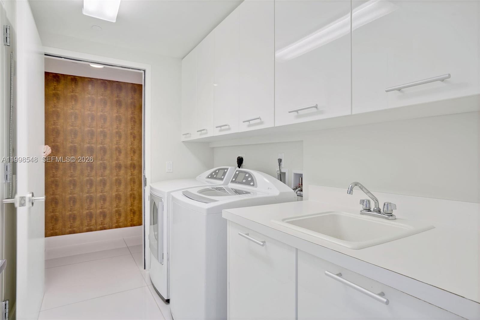 Photo of 2711 Ocean Dr  #2803, Hollywood, Florida, 33019 - 