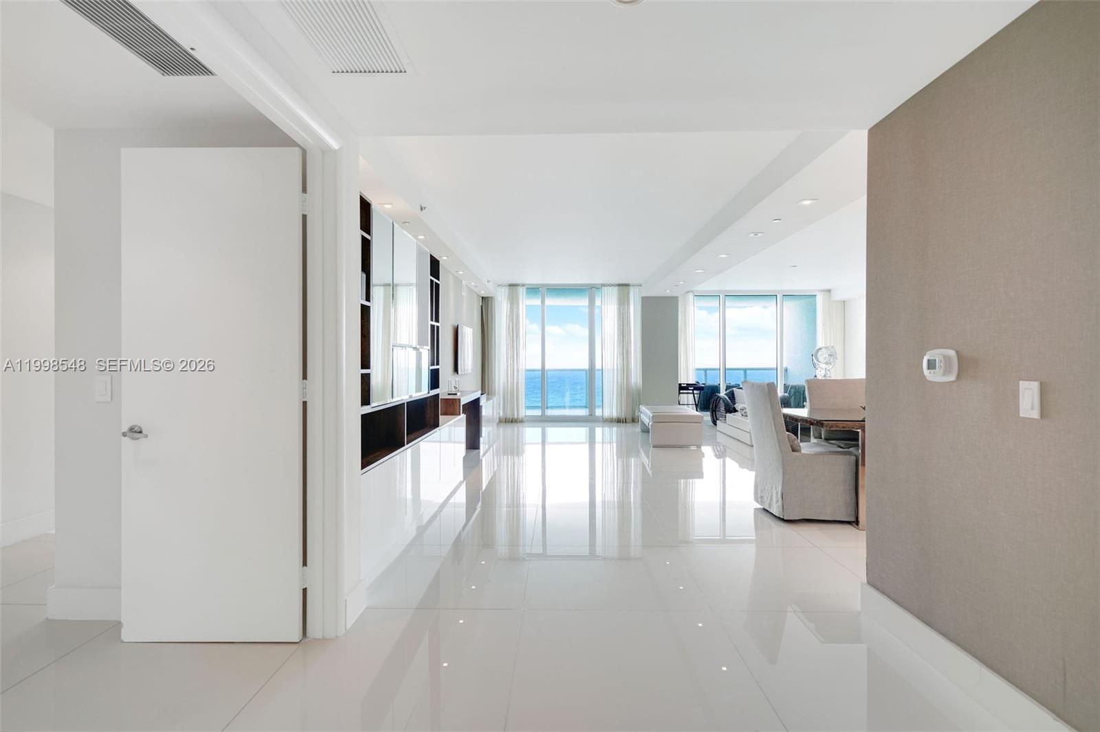 Photo of 2711 Ocean Dr  #2803, Hollywood, Florida, 33019 - 