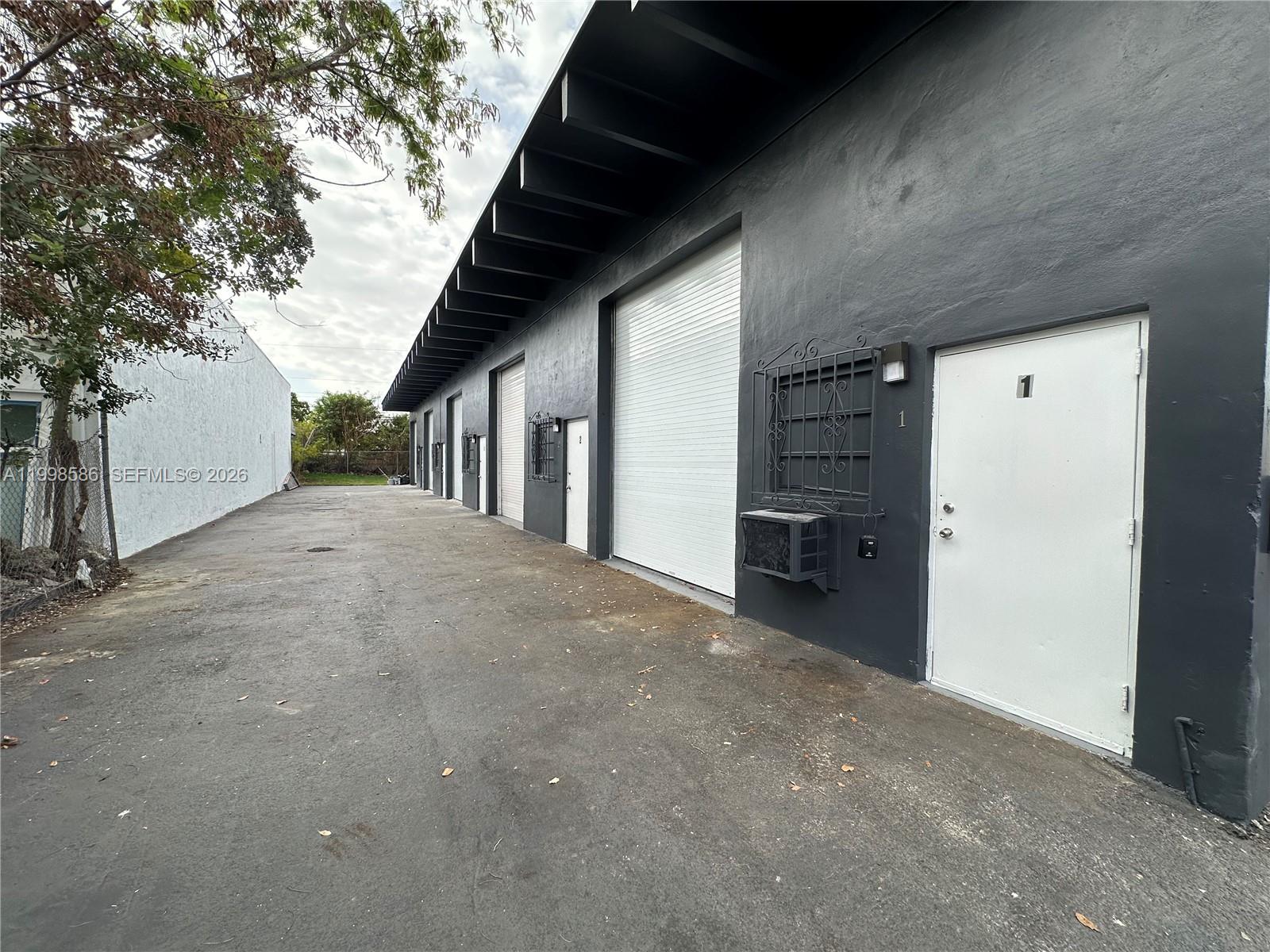2  /   sq. ft. $ 2026-04-17 0 Photo