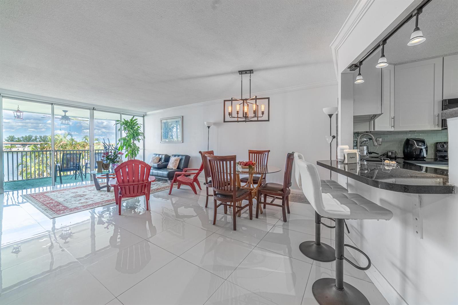 Unit 311 2 / 2 1315 sq. ft. $ 2026-06-17 0 foto