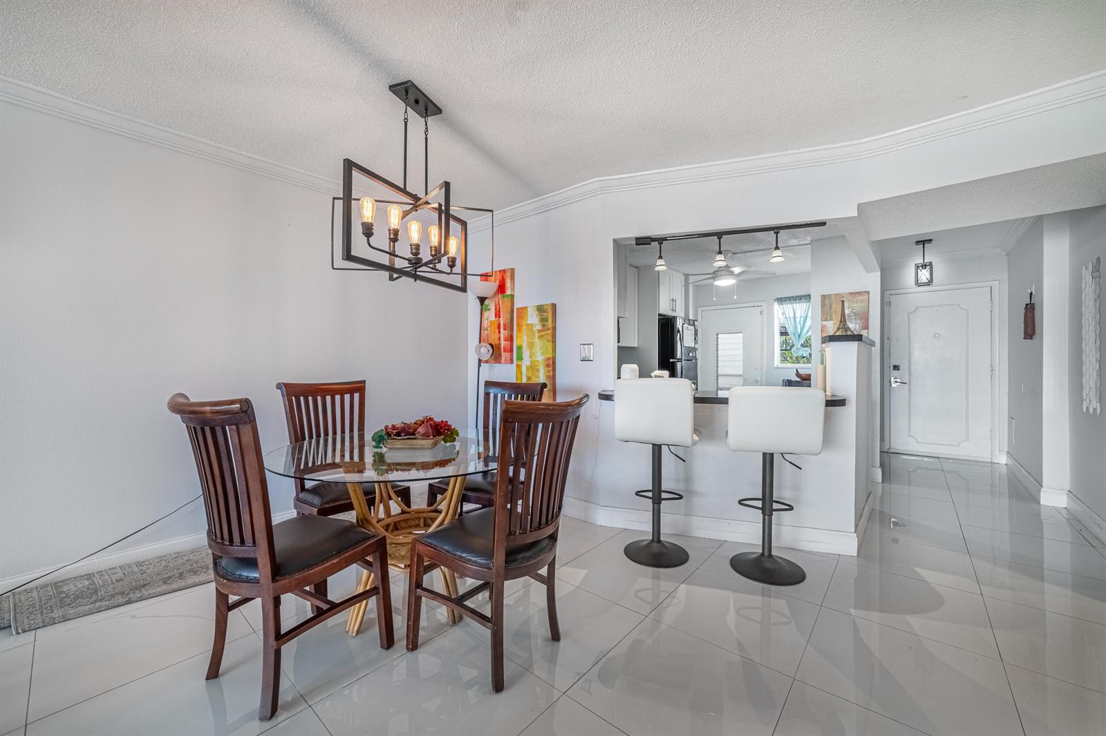 Unit 311 2 / 2 1315 sq. ft. $ 2026-06-17 0 foto