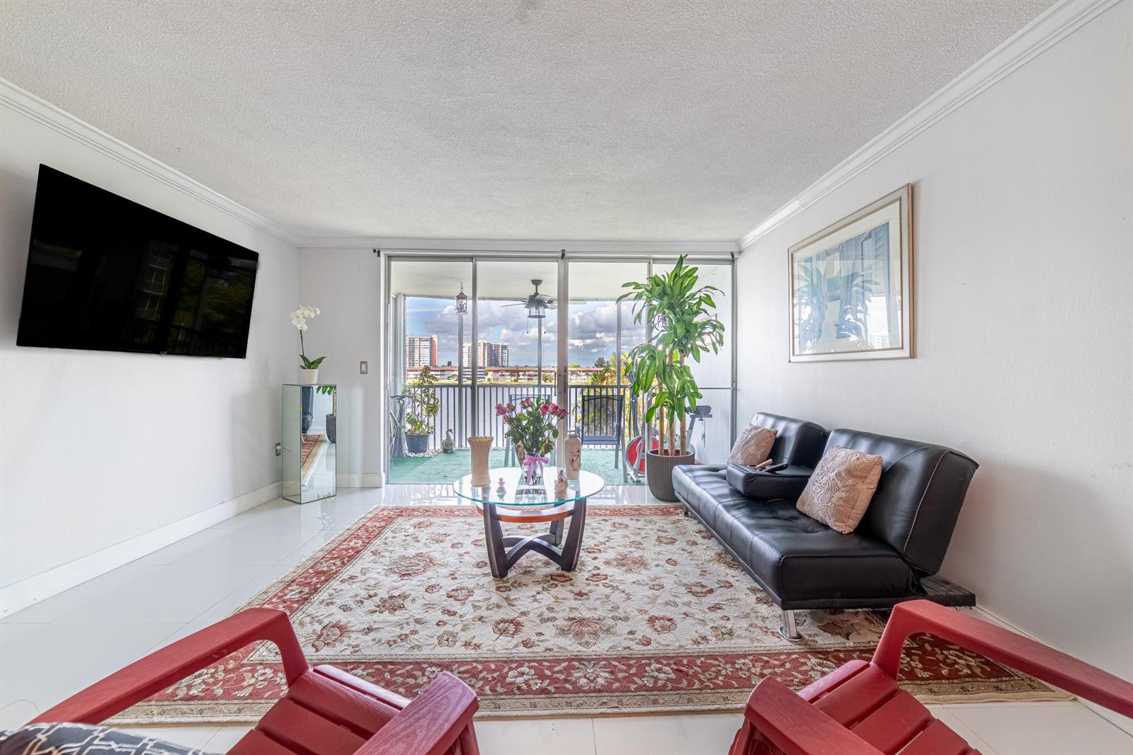 Unit 311 2 / 2 1315 sq. ft. $ 2026-06-17 0 foto
