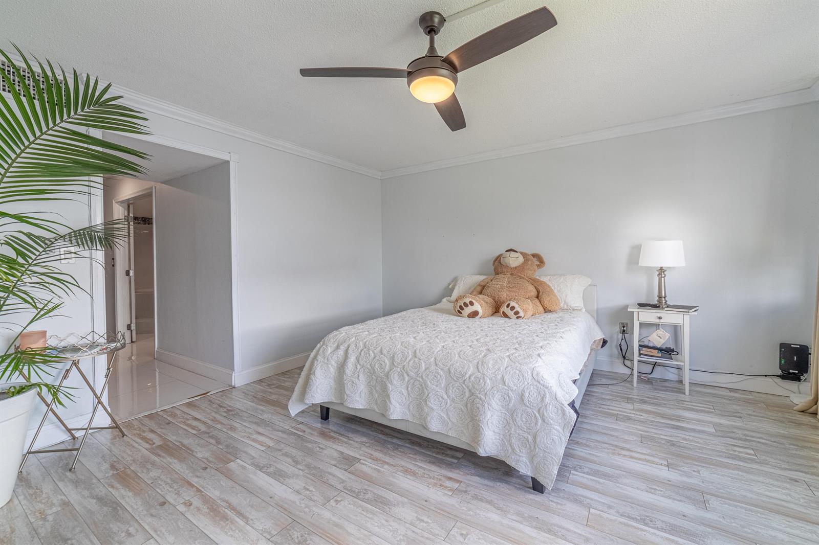 Unit 311 2 / 2 1315 sq. ft. $ 2026-06-17 0 foto