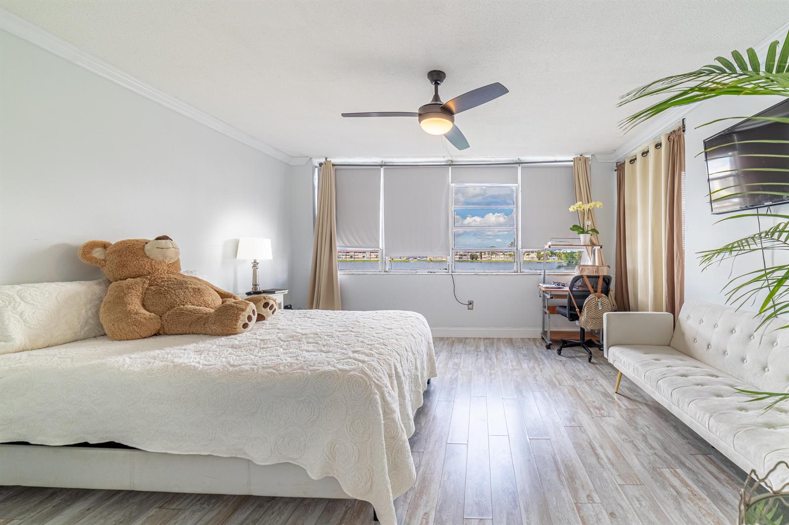 Unit 311 2 / 2 1315 sq. ft. $ 2026-06-17 0 foto