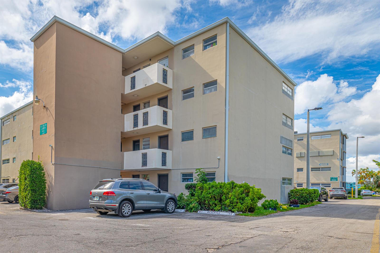 Unit 311 2 / 2 1315 sq. ft. $ 2026-06-17 0 foto