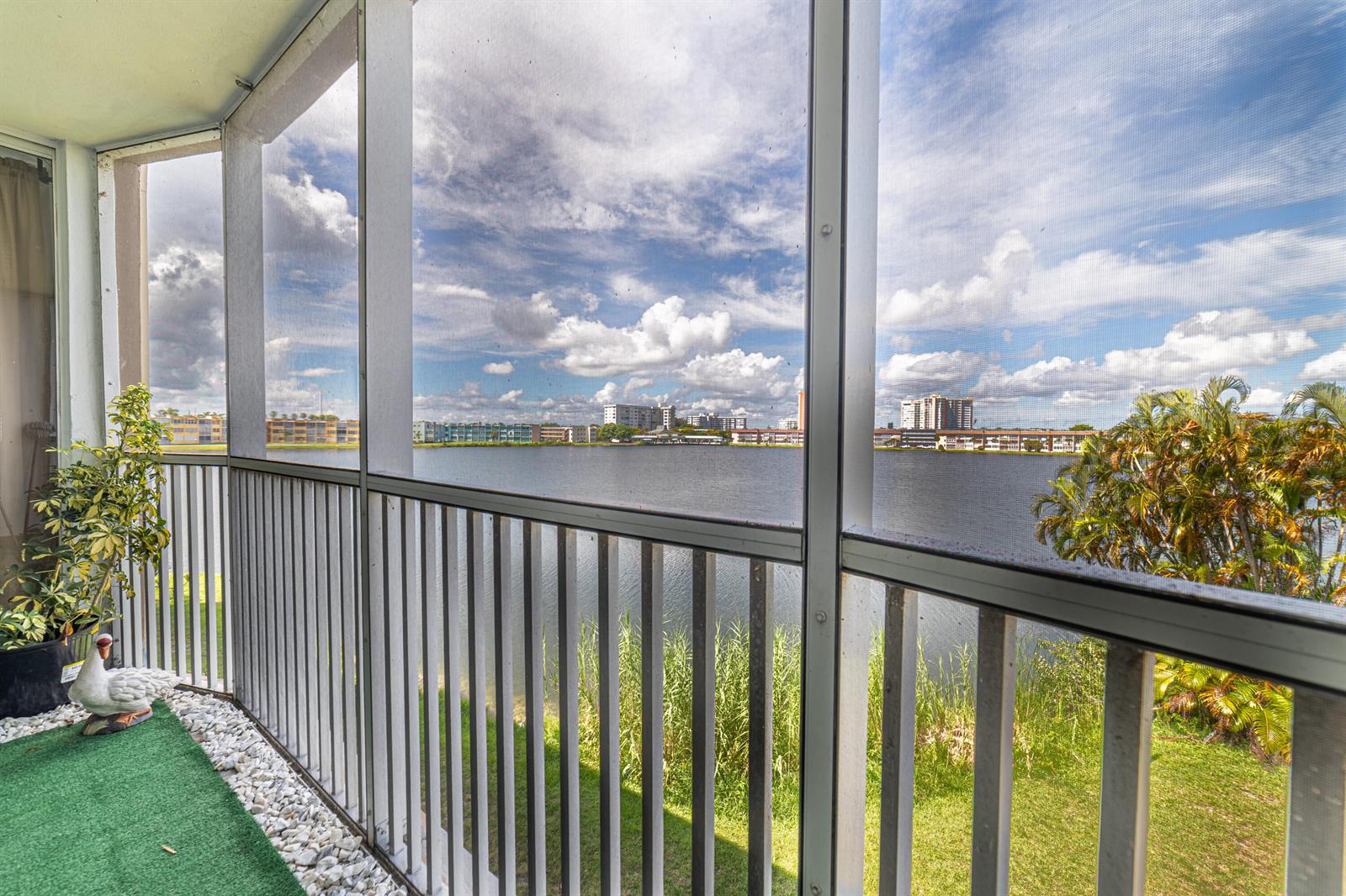 Unit 311 2 / 2 1315 sq. ft. $ 2026-06-17 0 foto