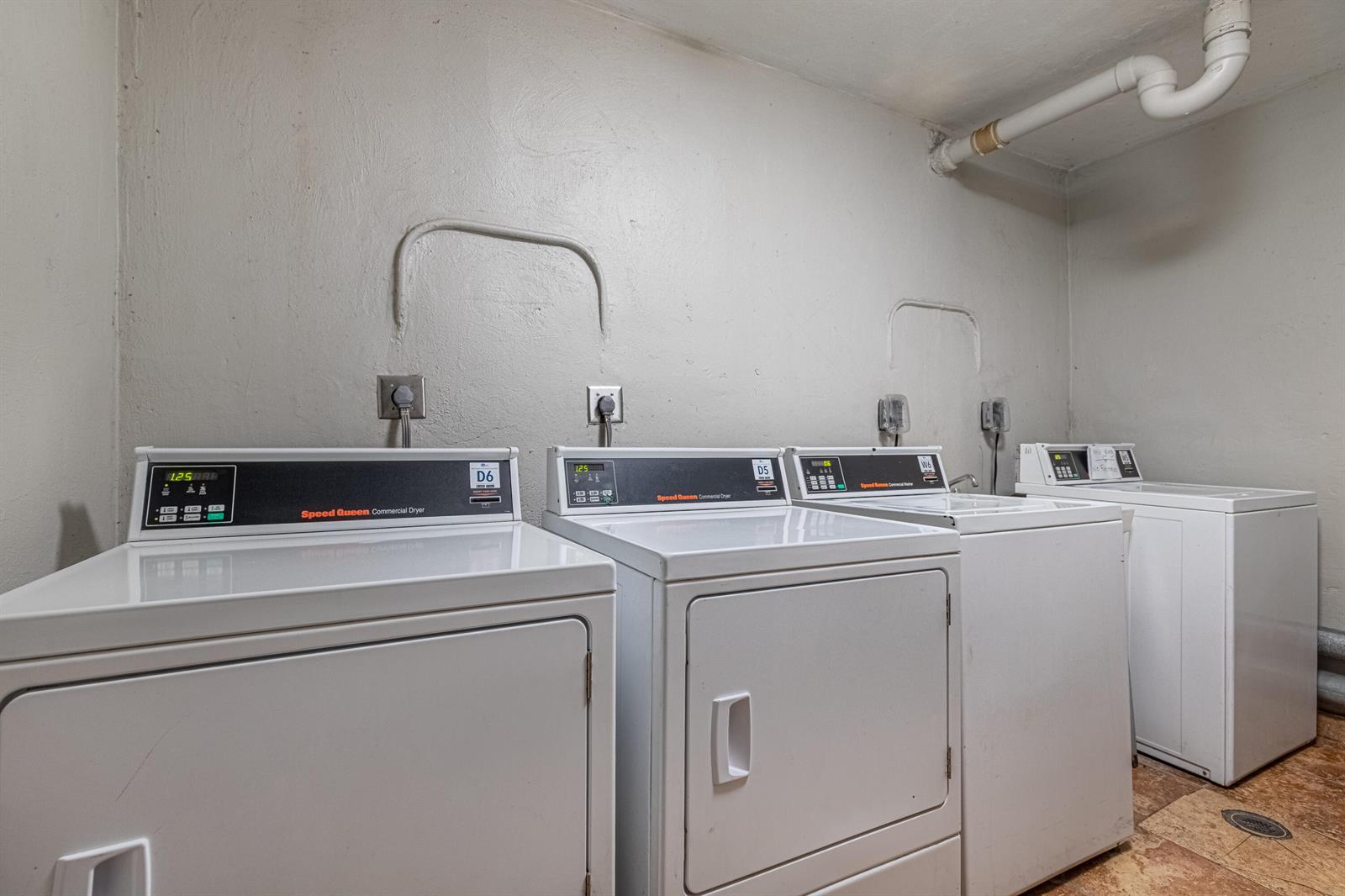 Unit 311 2 / 2 1315 sq. ft. $ 2026-06-17 0 foto