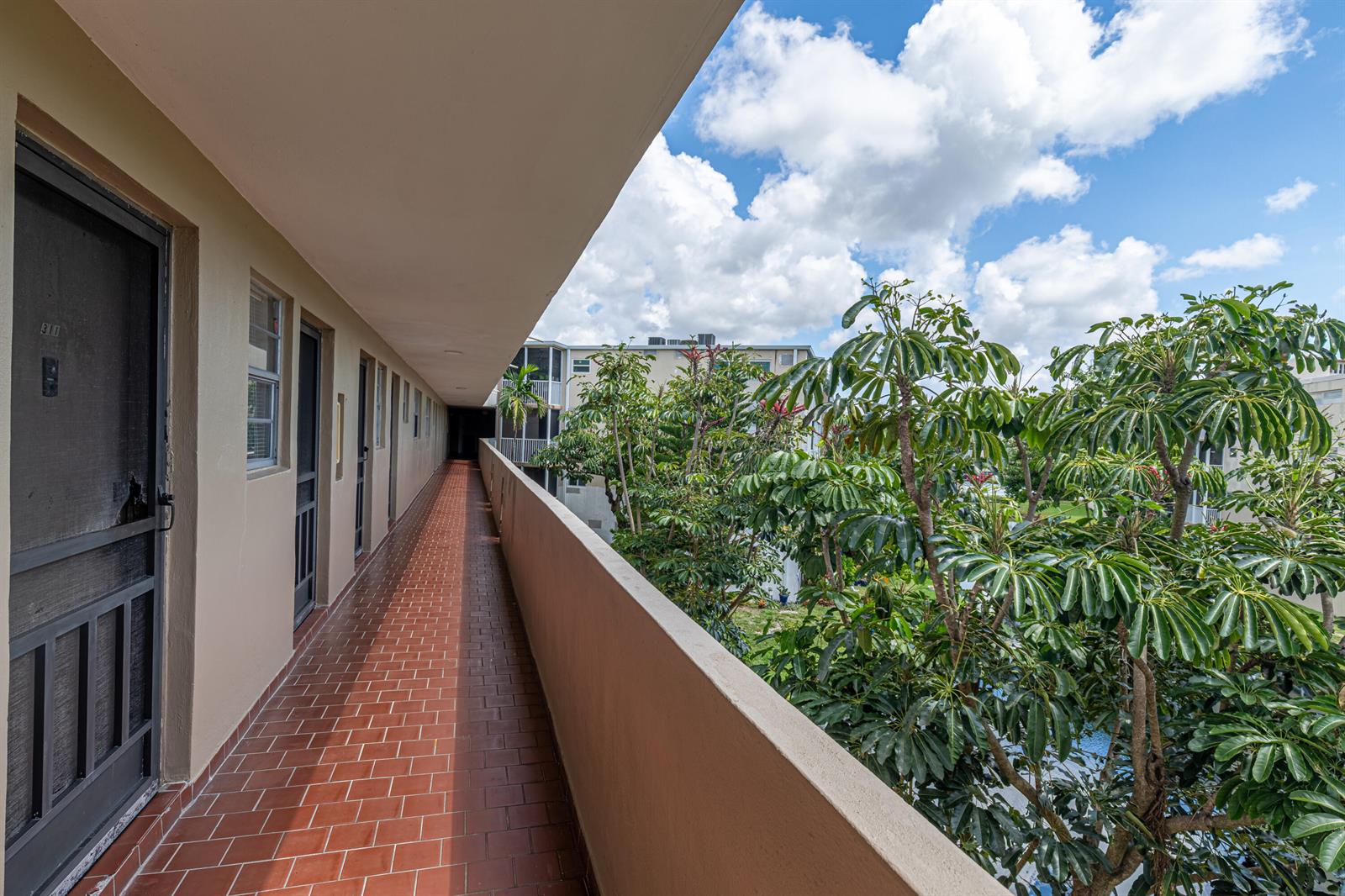 Unit 311 2 / 2 1315 sq. ft. $ 2026-06-17 0 foto