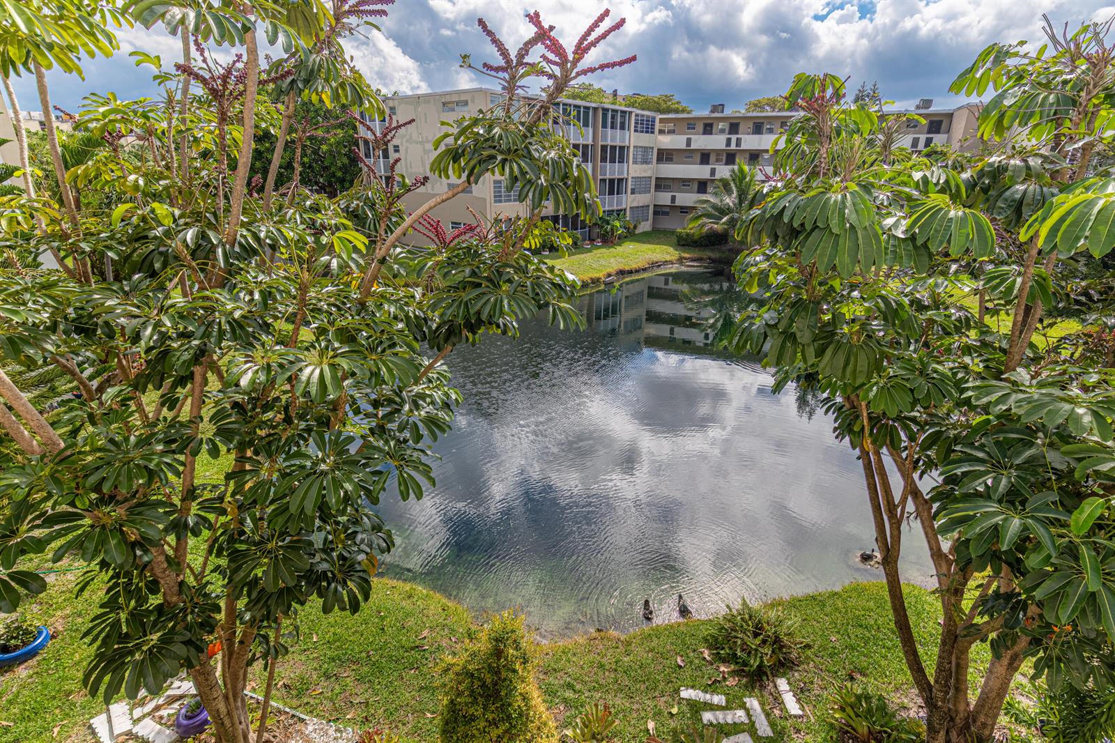 Unit 311 2 / 2 1315 sq. ft. $ 2026-06-17 0 foto