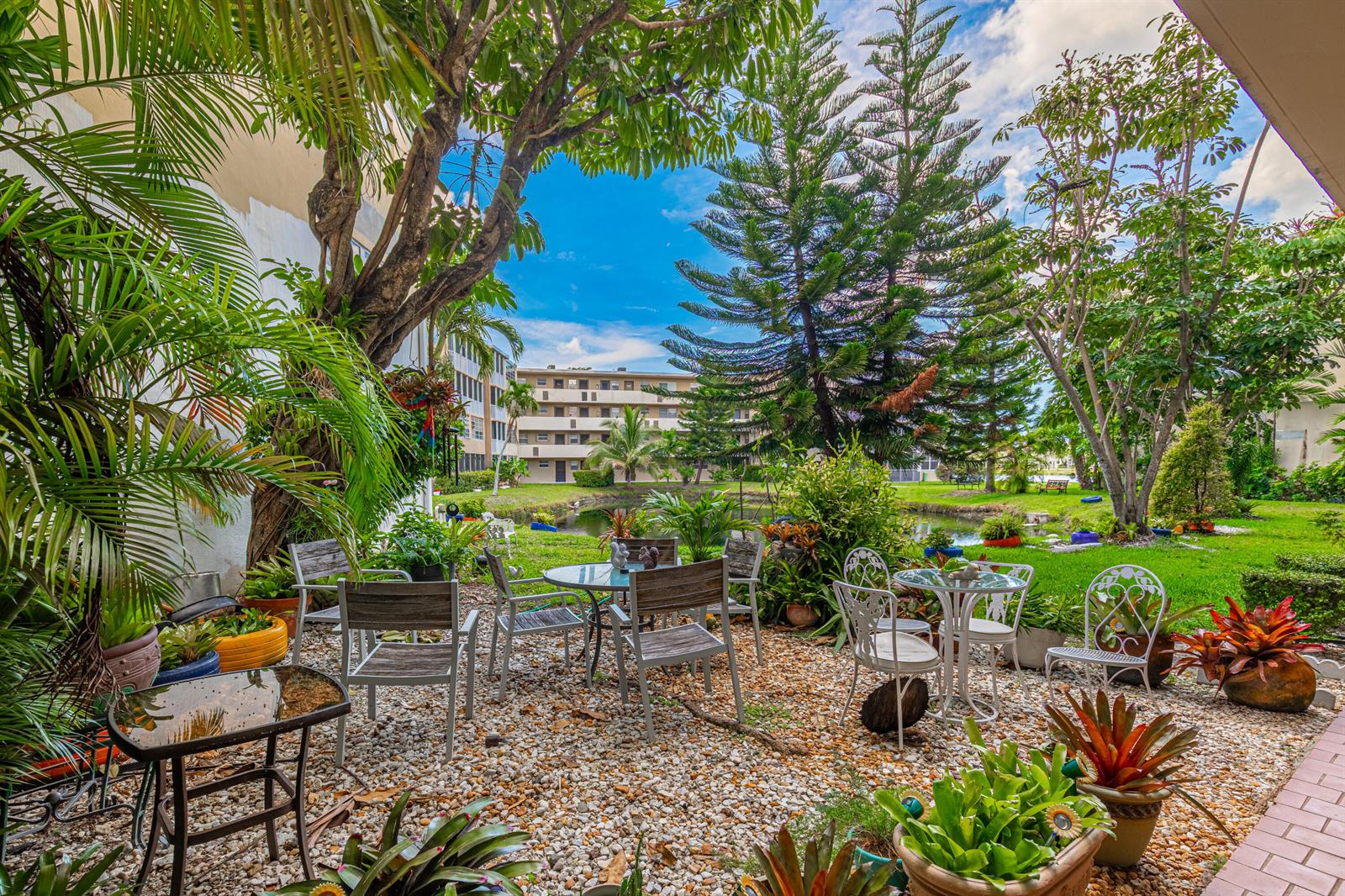 Unit 311 2 / 2 1315 sq. ft. $ 2026-06-17 0 foto
