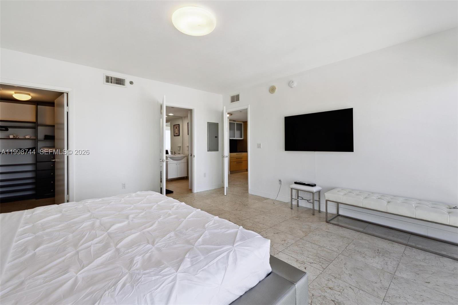 See details 4907 1 / 1 871 sq. ft. $ 2026-04-10 0 Photo