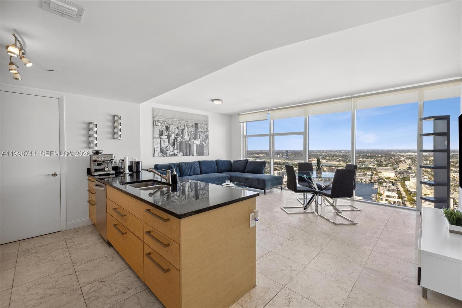 See details 4907 1 / 1 871 sq. ft. $ 2026-04-10 0 Photo
