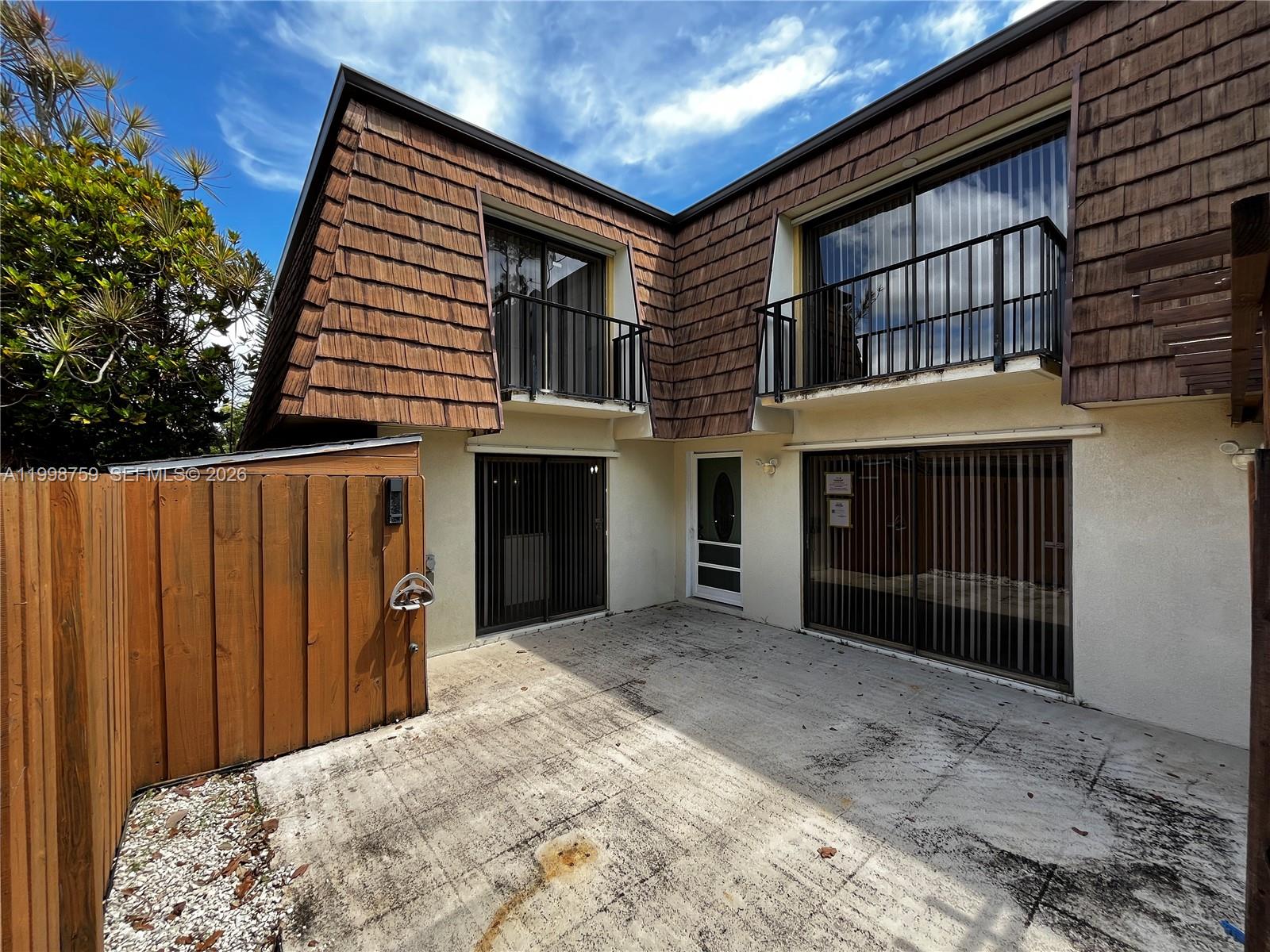 1026 3 / 3 1488 sq. ft. $ 2026-04-10 0 Photo