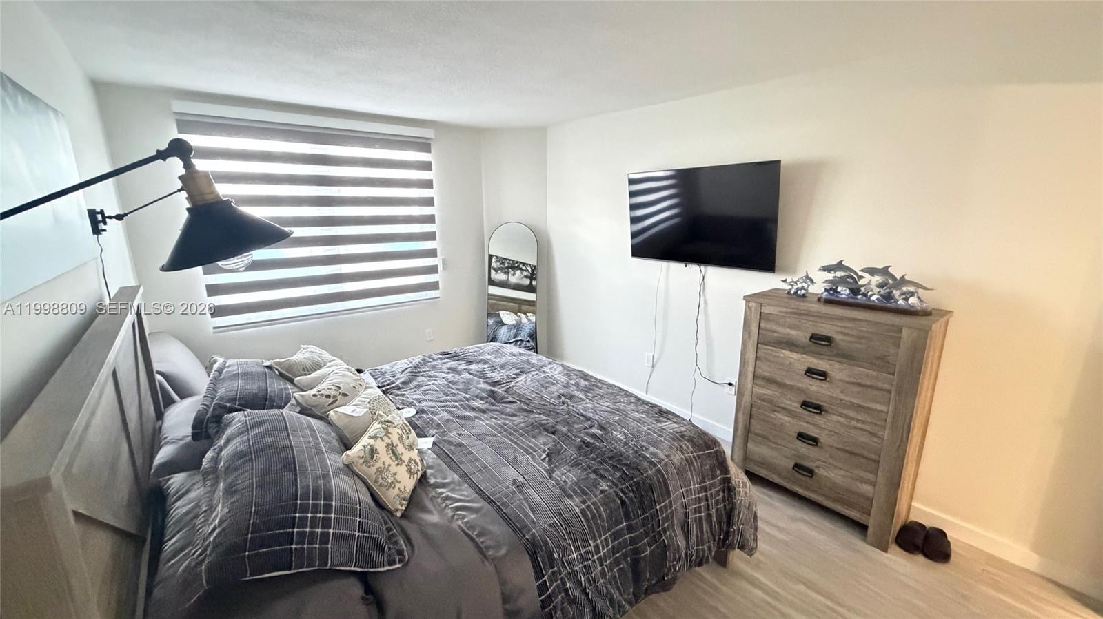 5D 1 / 1 798 кв.футов $ 2026-04-10 0 Фото