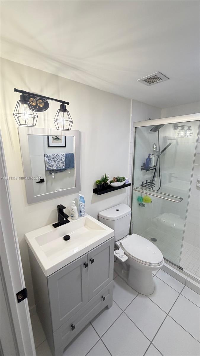 5D 1 / 1 798 кв.футов $ 2026-04-10 0 Фото